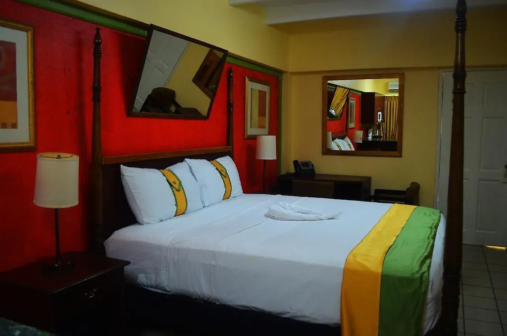 Suites Ocho Rios Hotel