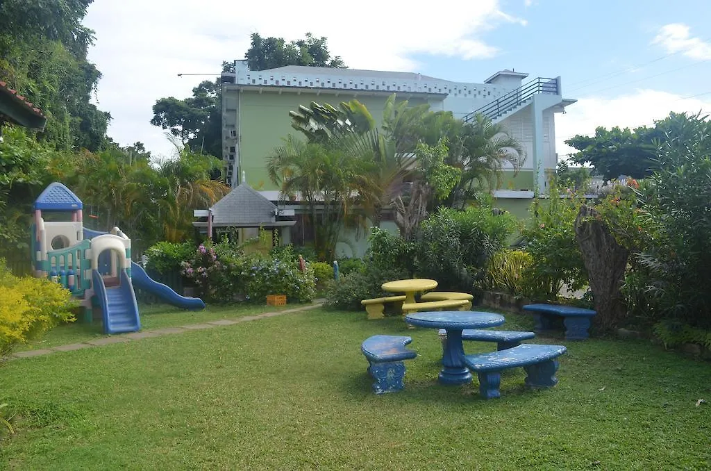 Suites Ocho Rios Hotel