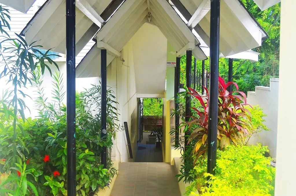 Suites Ocho Rios Hotel