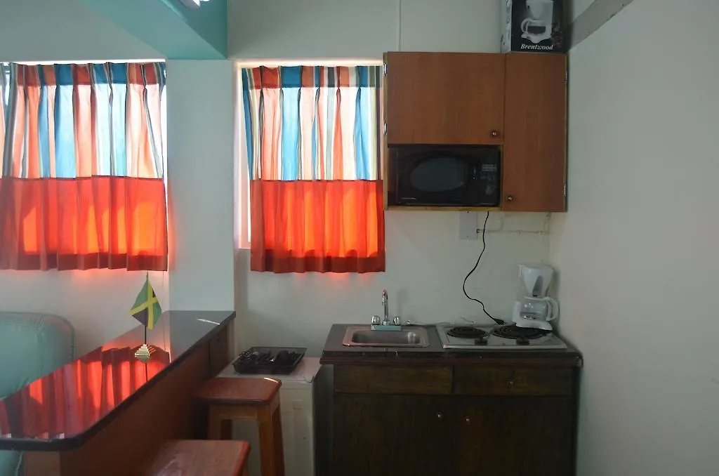 Suites Ocho Rios Hotel